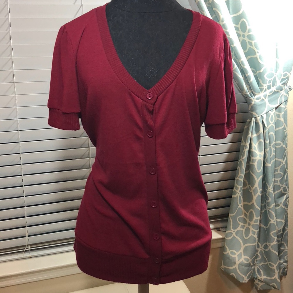 🥀Maroon button up short sleeve cardigan🥀